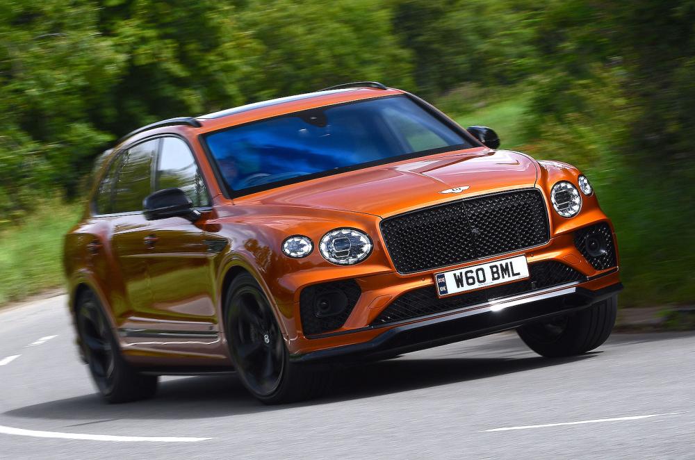 Bentley Bentayga front cornering