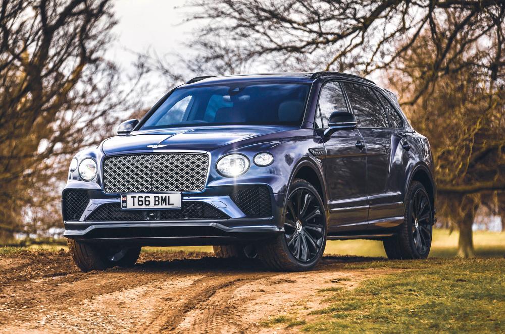 Bentley Bentayga front left static
