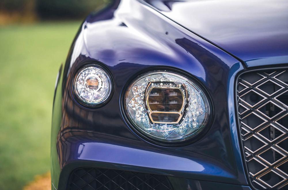 Bentley Bentayga headlights detail