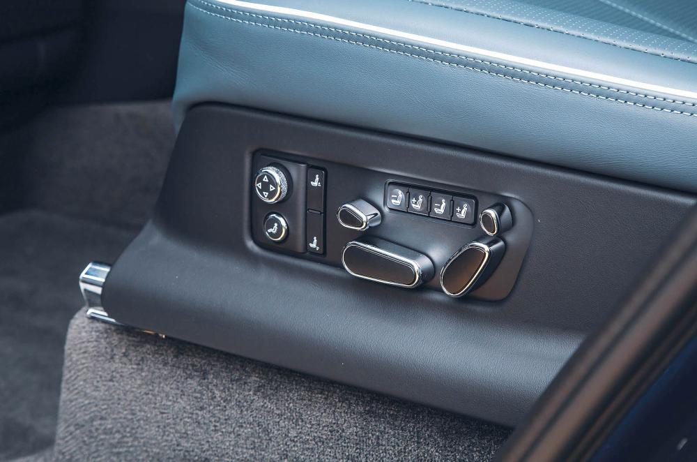 Bentley Bentayga seat controls