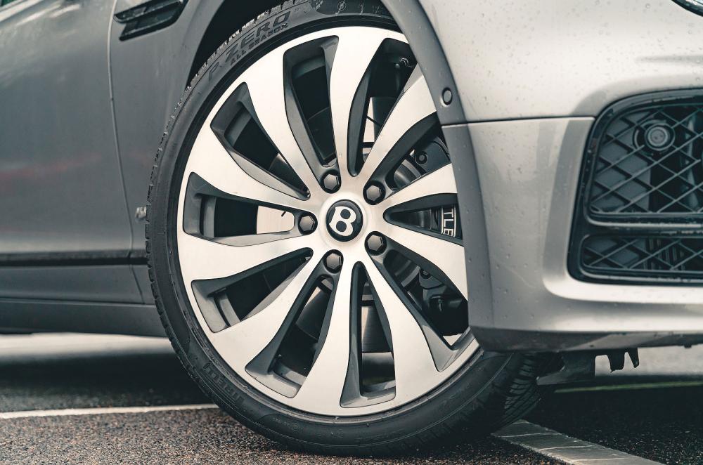 Bentley Flying Spur alloy wheel detail