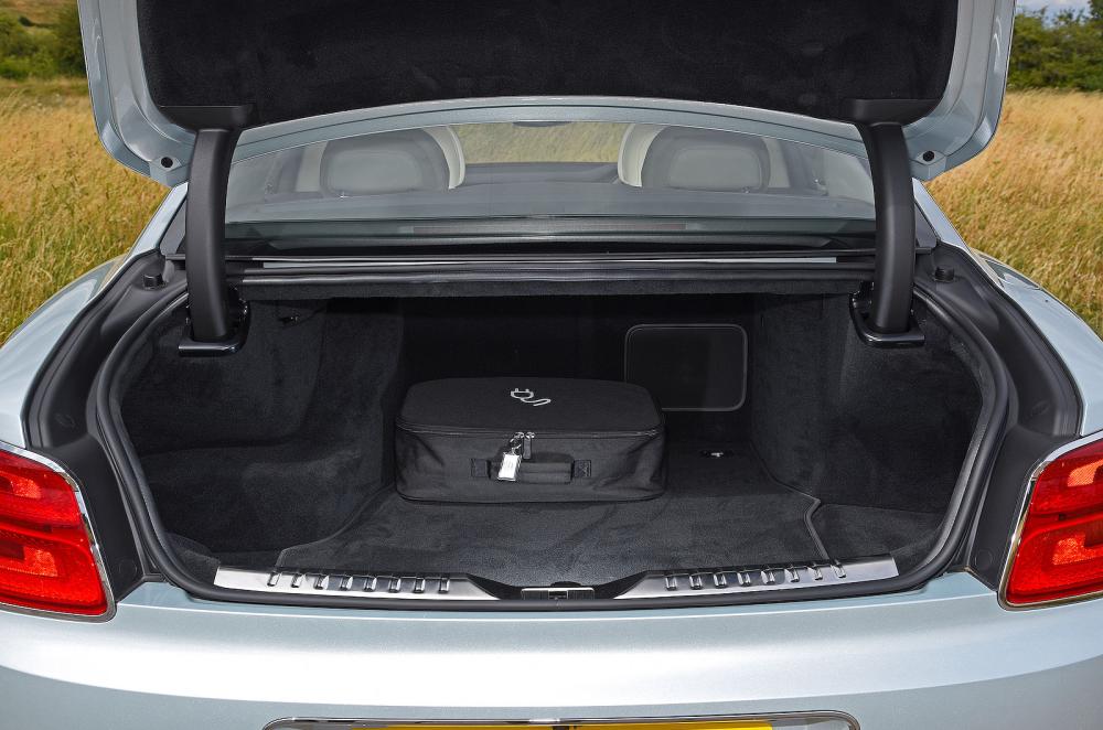 Bentley Flying Spur boot open