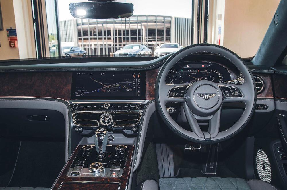Bentley Flying Spur interior dashboard