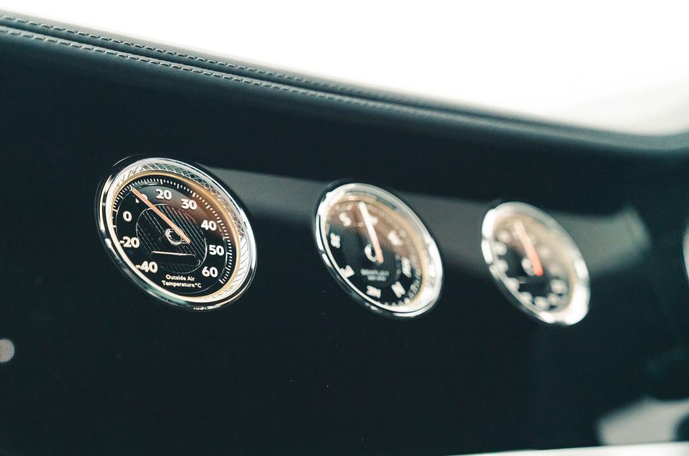 Bentley Flying Spur interior dials detail