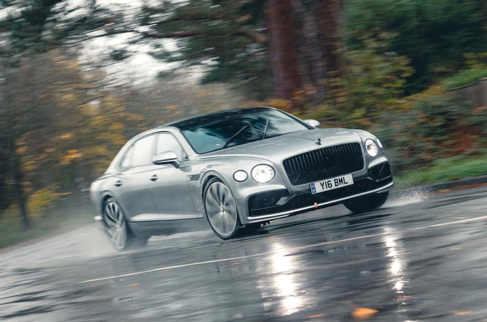 Bentley Flying Spur front right driving