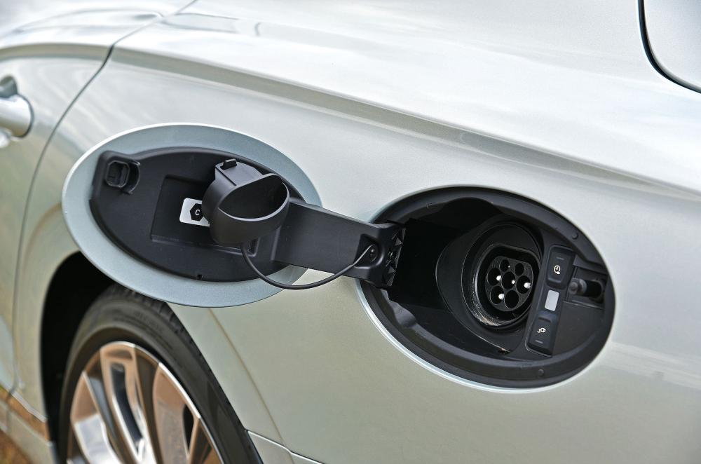 Bentley Flying Spur PHEV charging socket