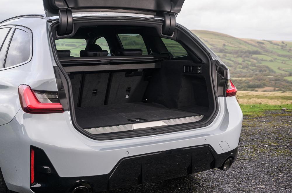 BMW 3 Series Touring boot open