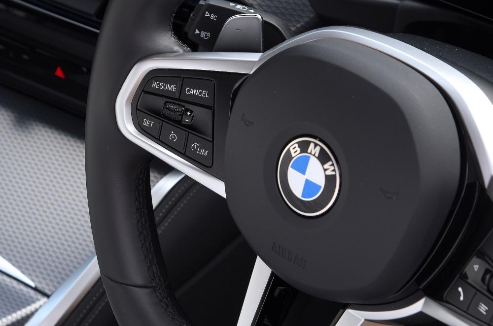 BMW 4 Series steering wheel detail