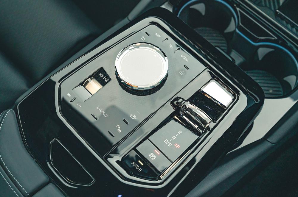 BMW 5 Series interior controls