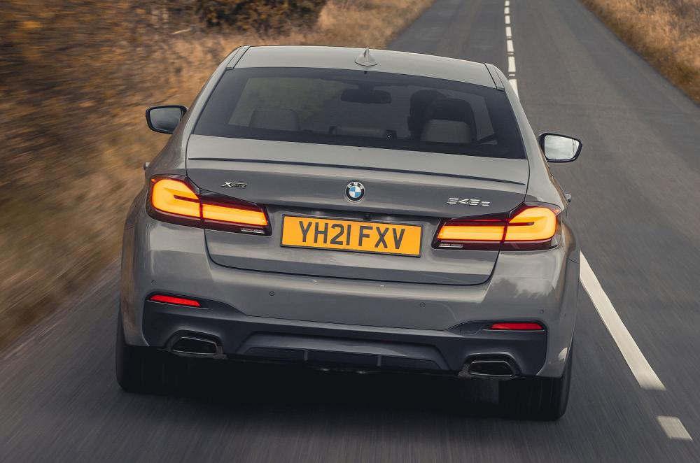 BMW 5 Series rear tracking