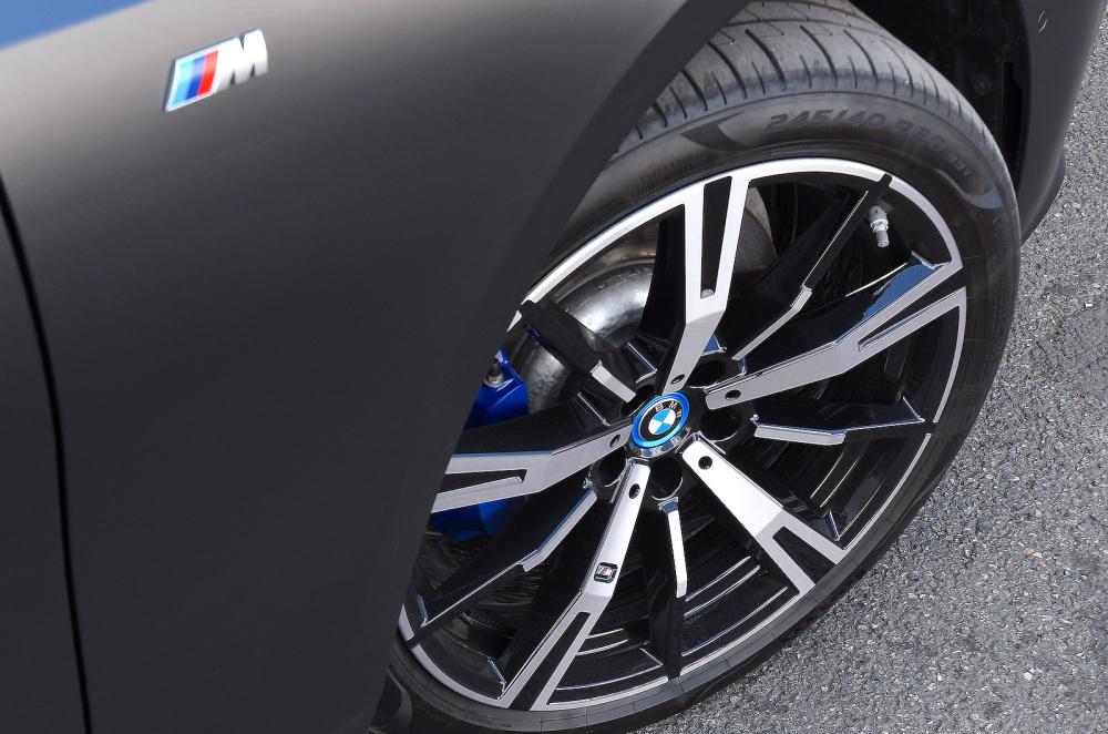 BMW 5 Series Touring alloy wheel