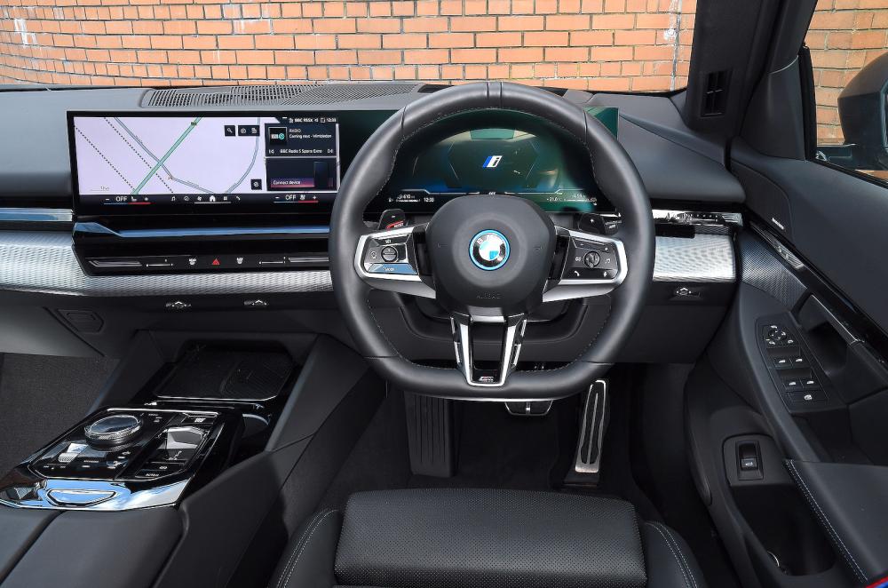 BMW 5 Series Touring dashboard