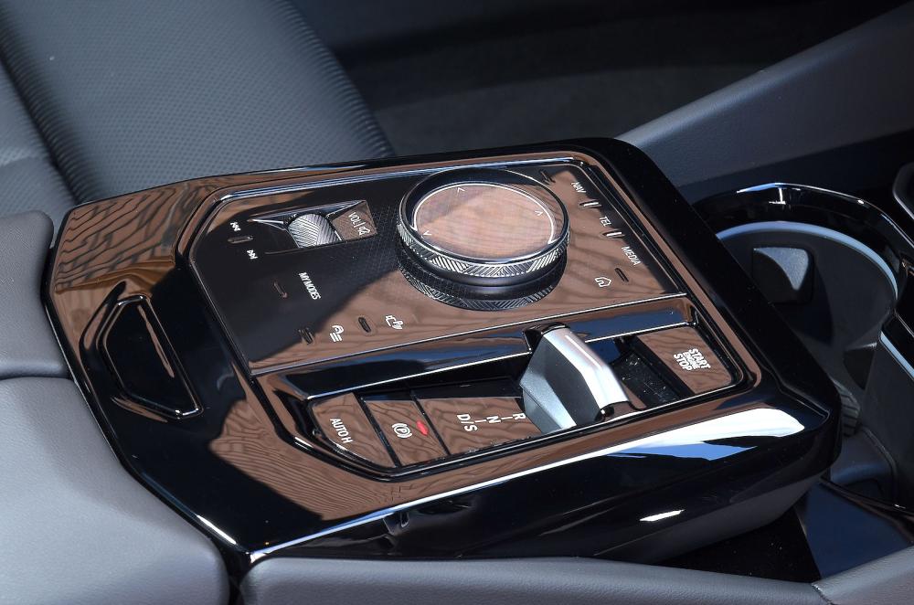 BMW 5 Series Touring interior controls