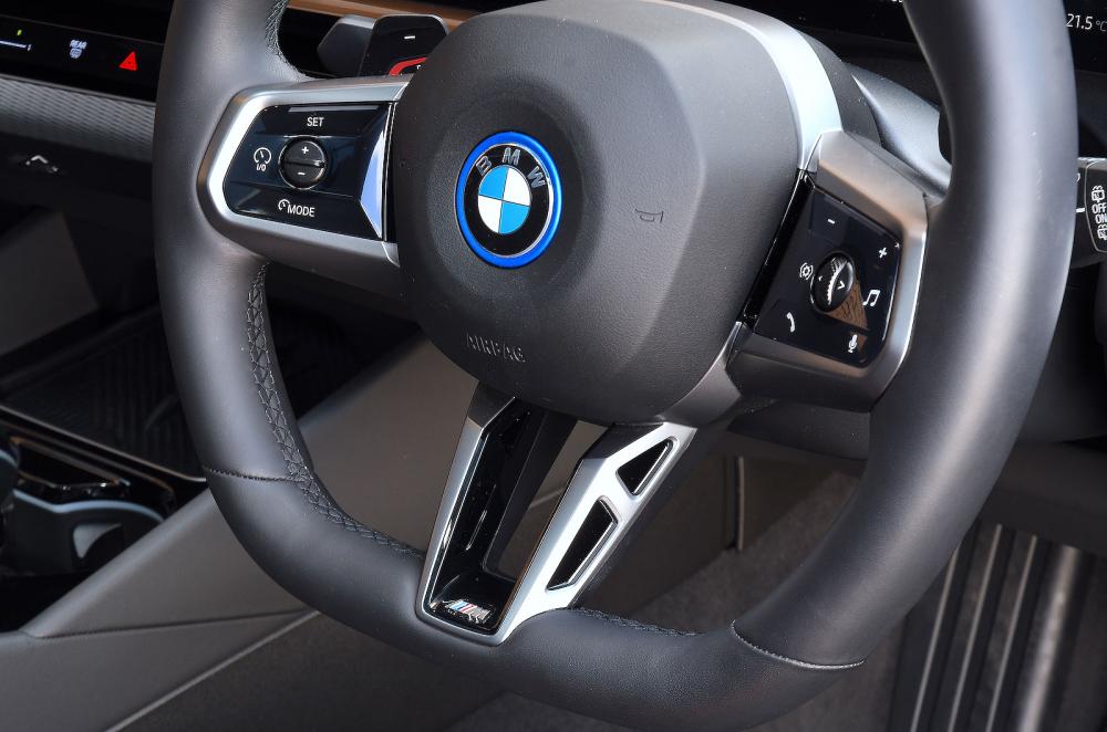 BMW 5 Series Touring steering wheel