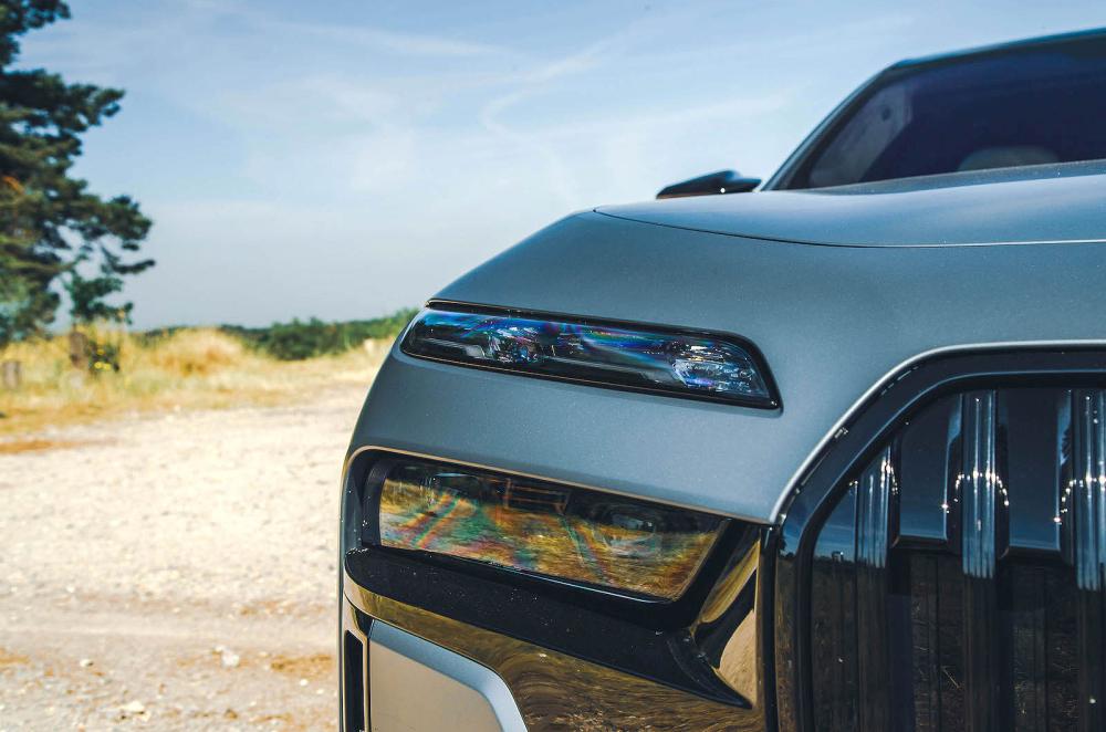 BMW 7 Series headlights detail