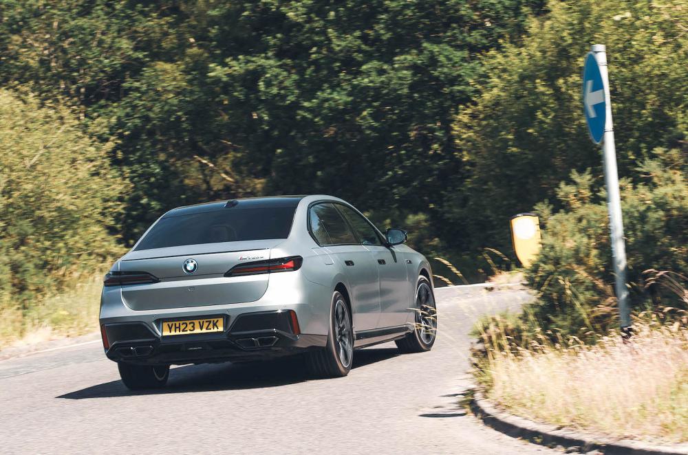 BMW 7 Series rear cornering