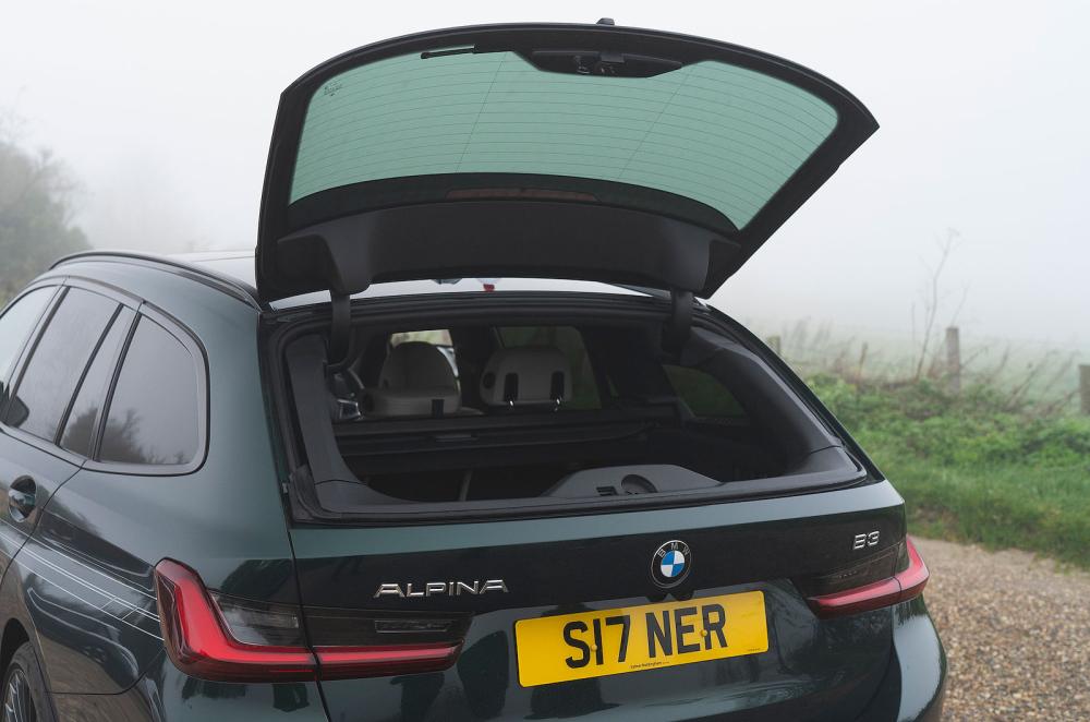 BMW Alpina B3 Touring tailgate