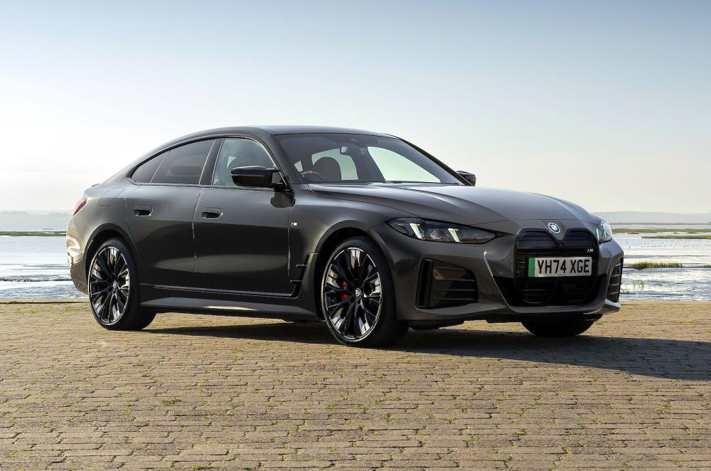 BMW i4 front right driving