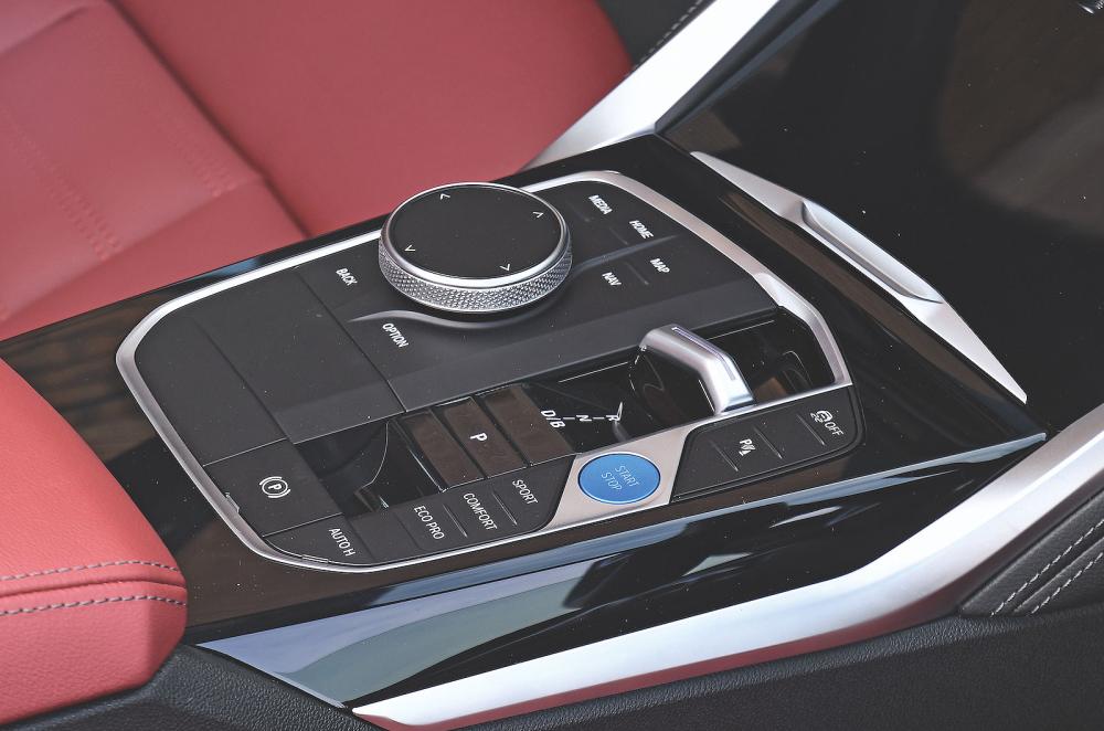 BMW i4 interior detail