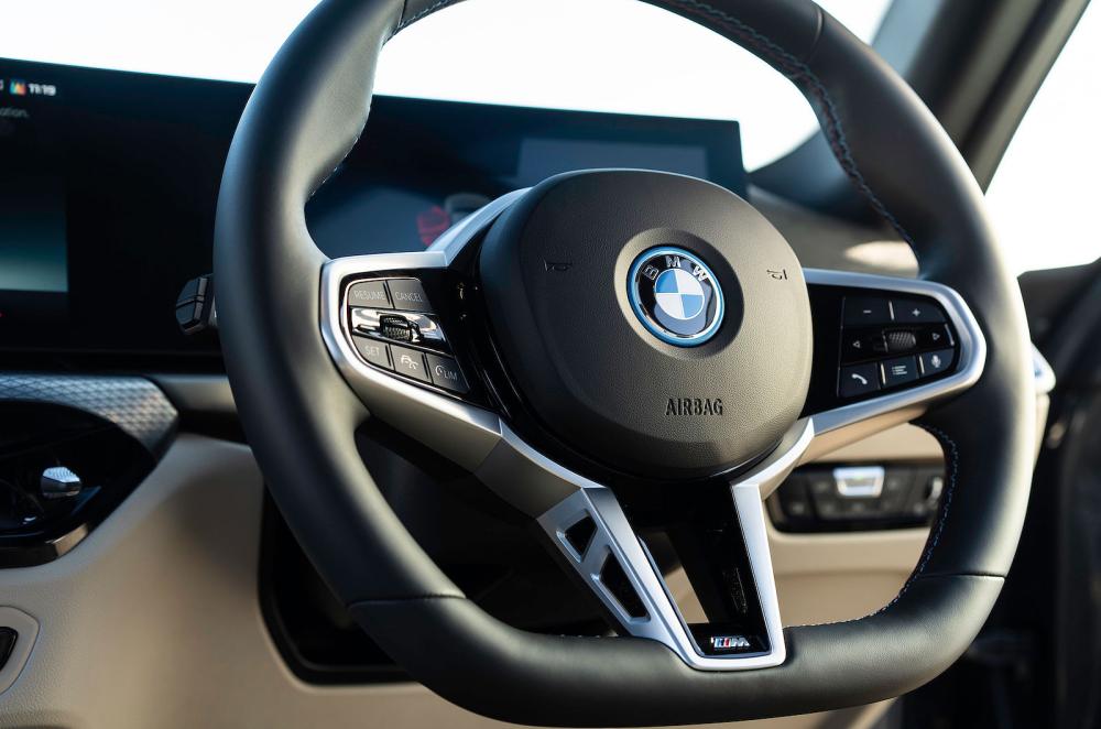 BMW i4 steering wheel