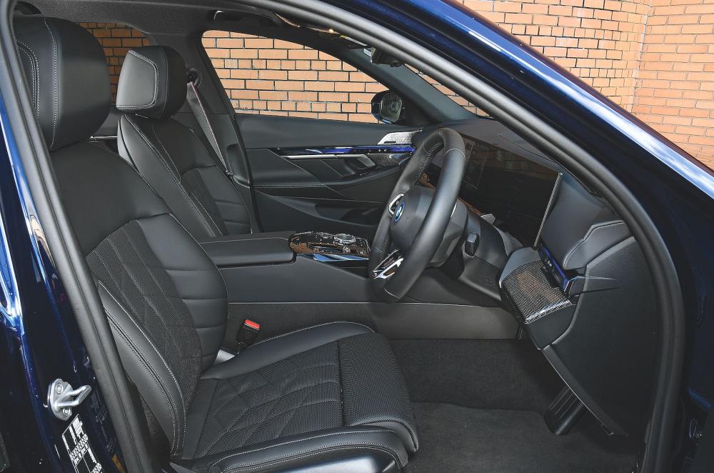 BMW i5 interior front seats