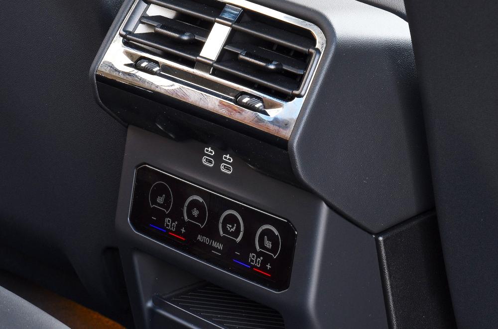 BMW i5 interior detail