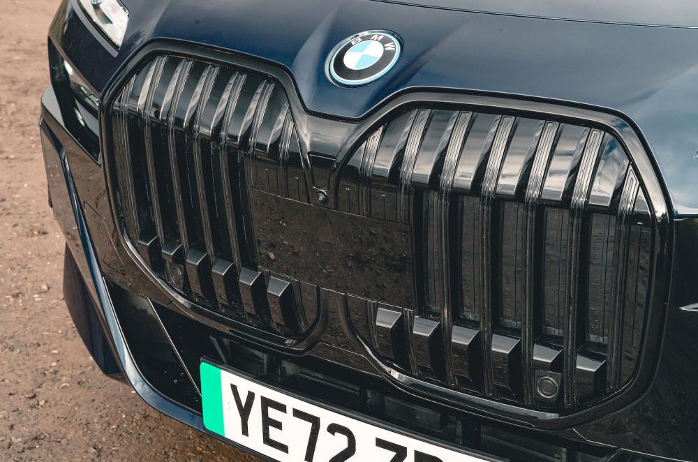 BMW i7 front detail