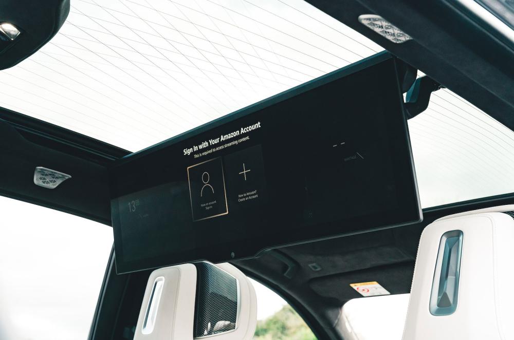 BMW i7 Theatre Screen
