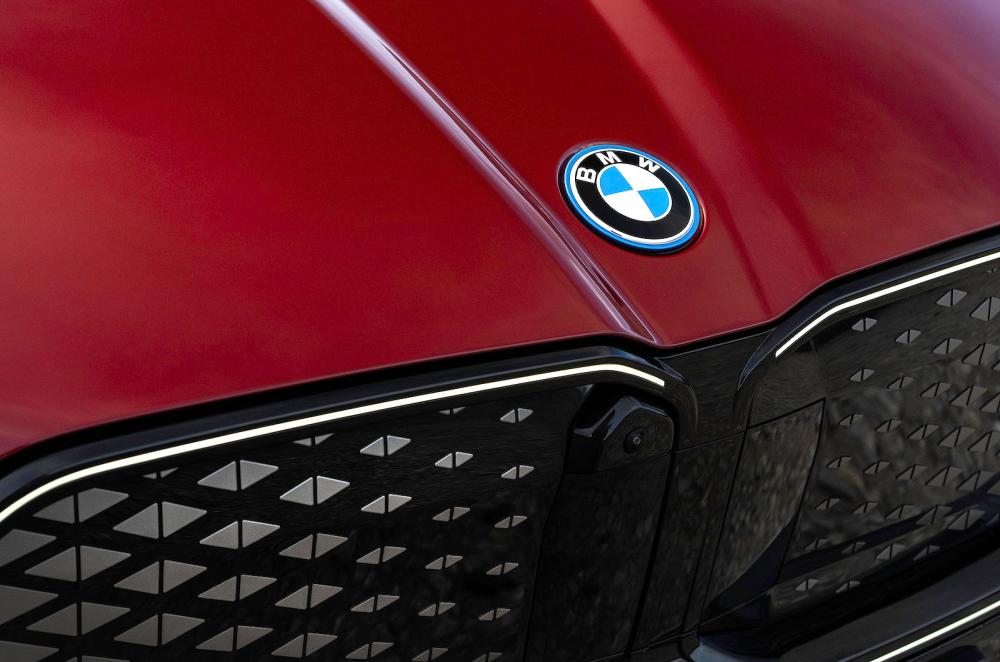 BMW iX2 front badge