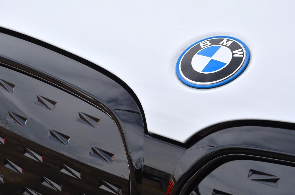 BMW iX3 front badge