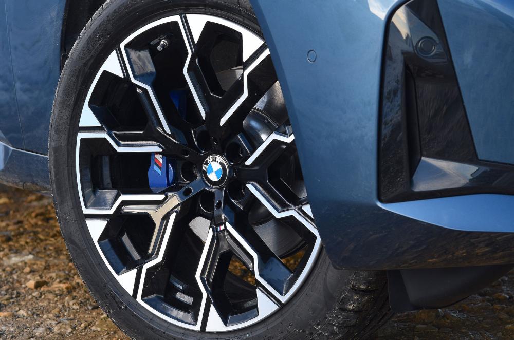 BMW X3 alloy wheel