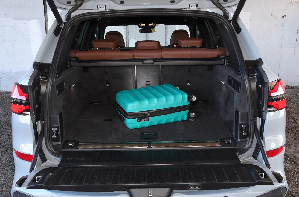 BMW X5 boot