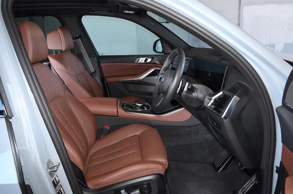 BMW X5 front seats