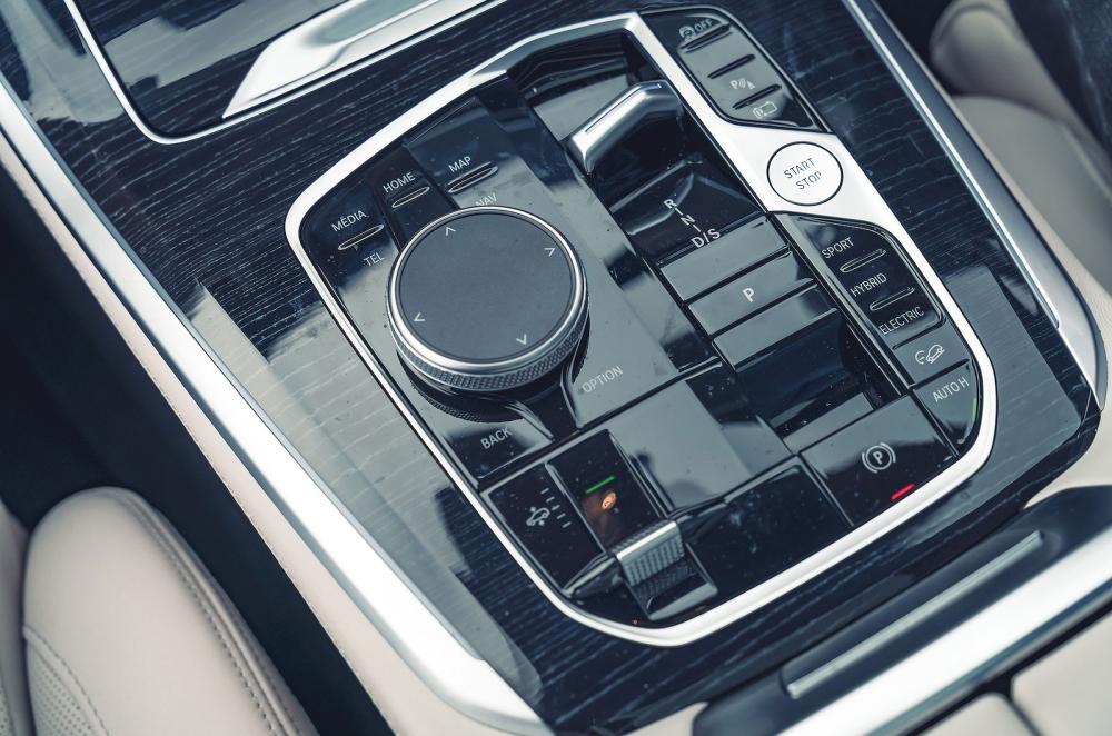 BMW X5 interior detail