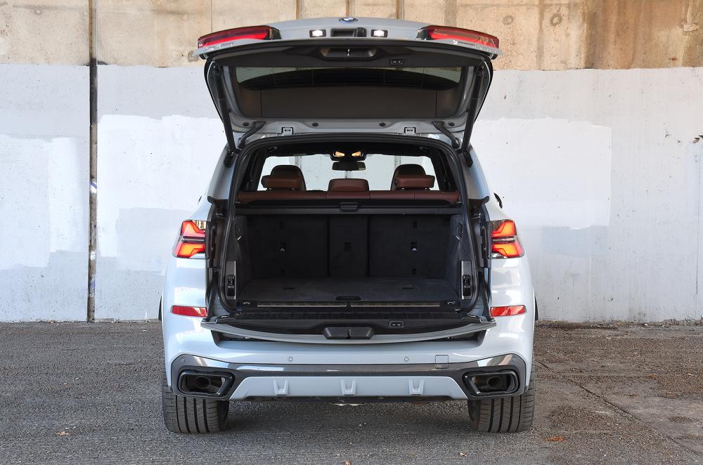 BMW X5 static rear tailgate open