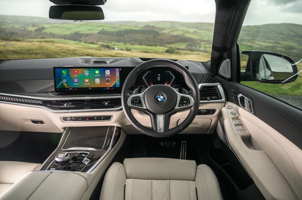 BMW X7 dashboard