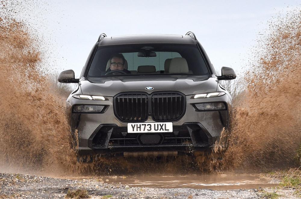 BMW X7 front driving off road