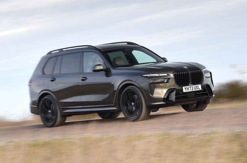 BMW X7 front right driving