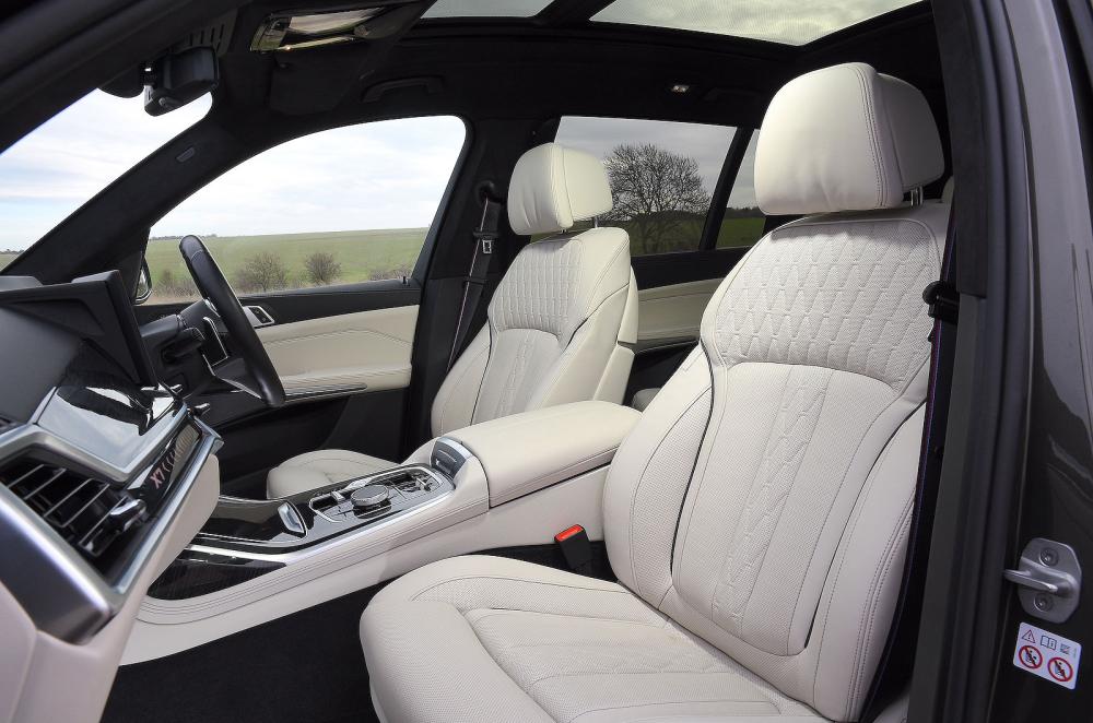 BMW X7 front seats