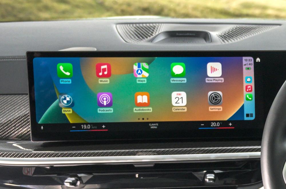BMW X7 infotainment touchscreen