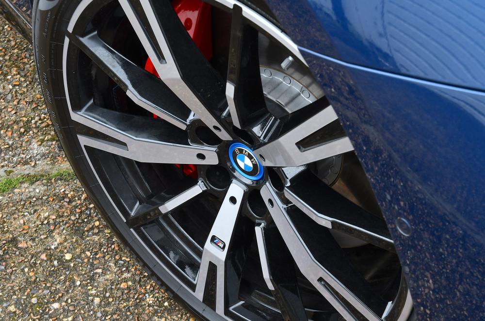 BMW i5 Touring alloy wheel