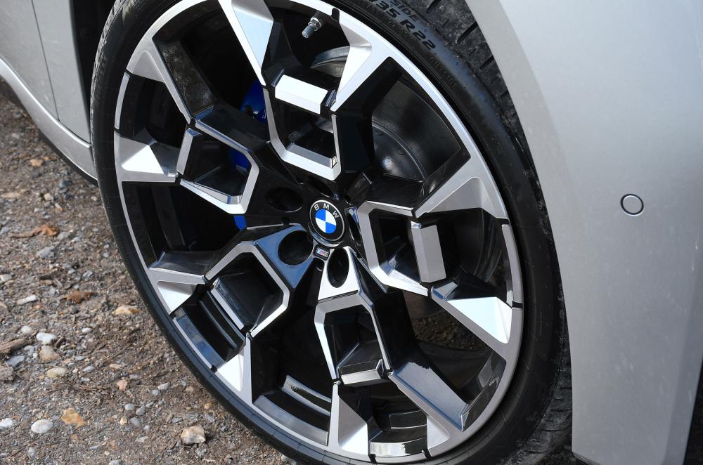 BMW iX3 alloy wheel