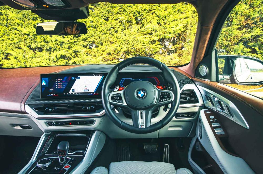 BMW XM dashboard