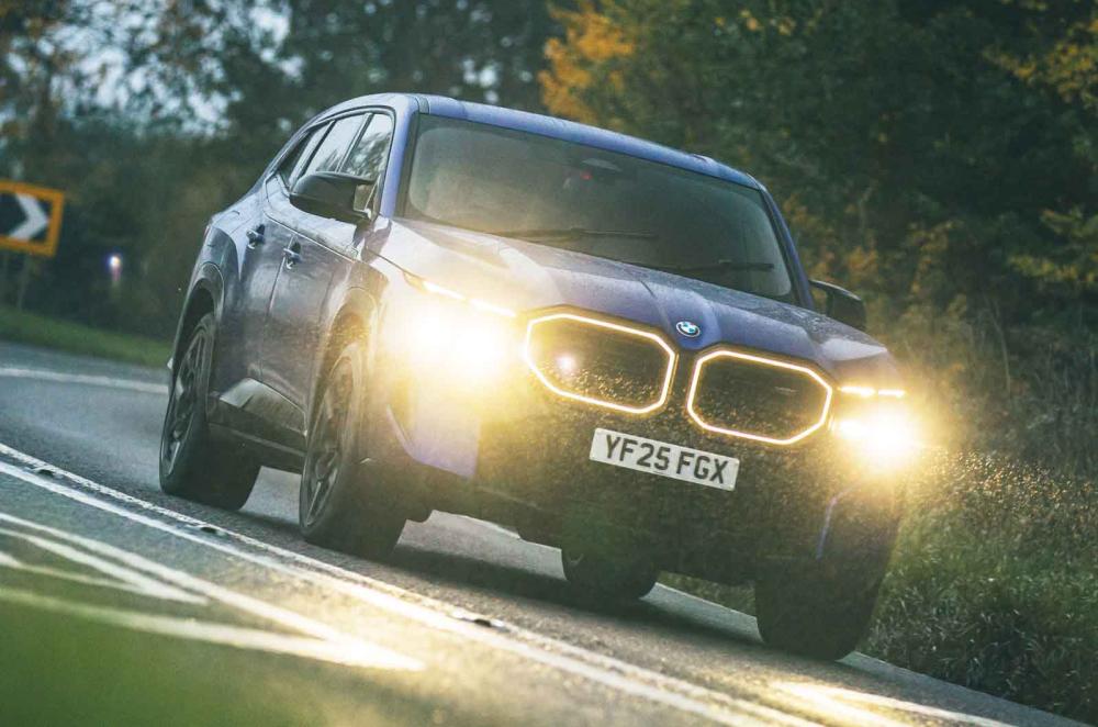 BMW XM front cornering