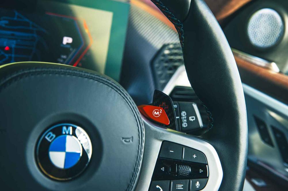 BMW XM gearshift paddle