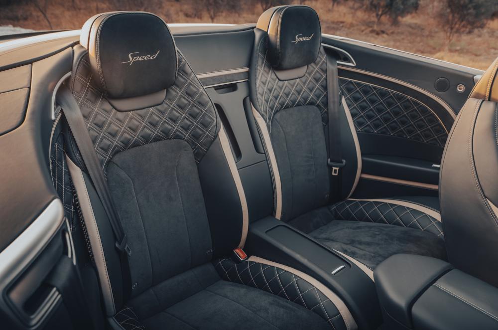 Bentley Continental GT Convertible 2022 interior rear seats