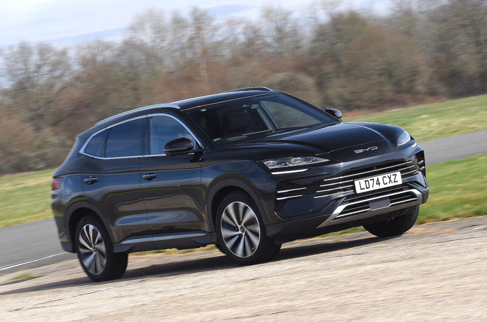 BYD Seal U front right driving