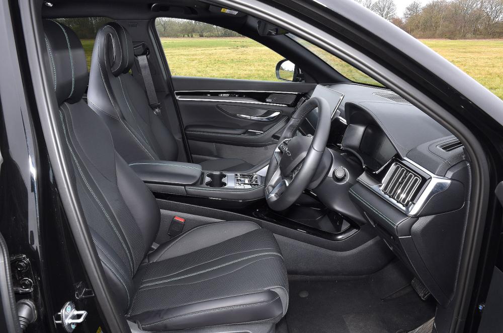 BYD Seal U front seats