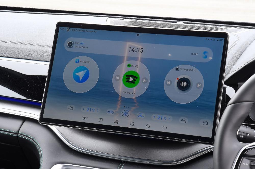 BYD Seal U infotainment touchscreen