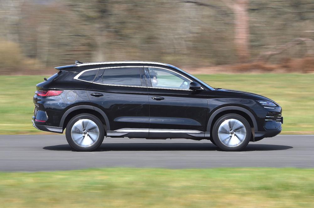 BYD Seal U right driving